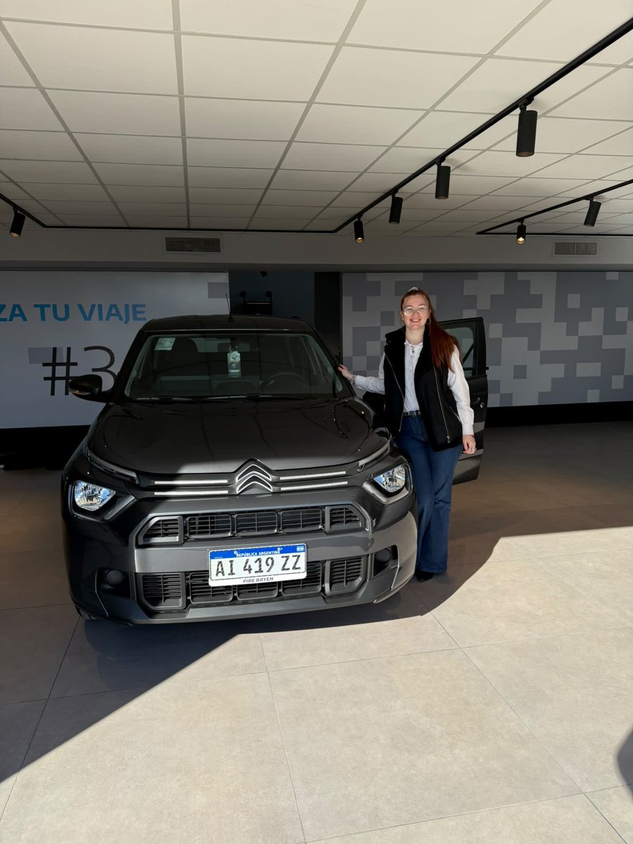 Lusorichetti's tweet photo. La felicidadddd❤️ bienvenido 🚗✨ https://t.co/EMr9L4fAbd