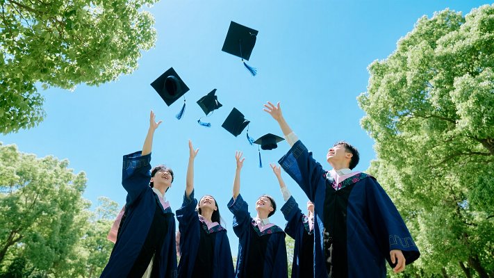 ninaz01739290's tweet photo. @MyHighSchool 4 unforgettable years: late-night study sessions, lunch table laughs, and graduation day confetti. Grateful for every moment u0026 these amazing people! #Graduation2024 https://t.co/gA8R1WRgDq