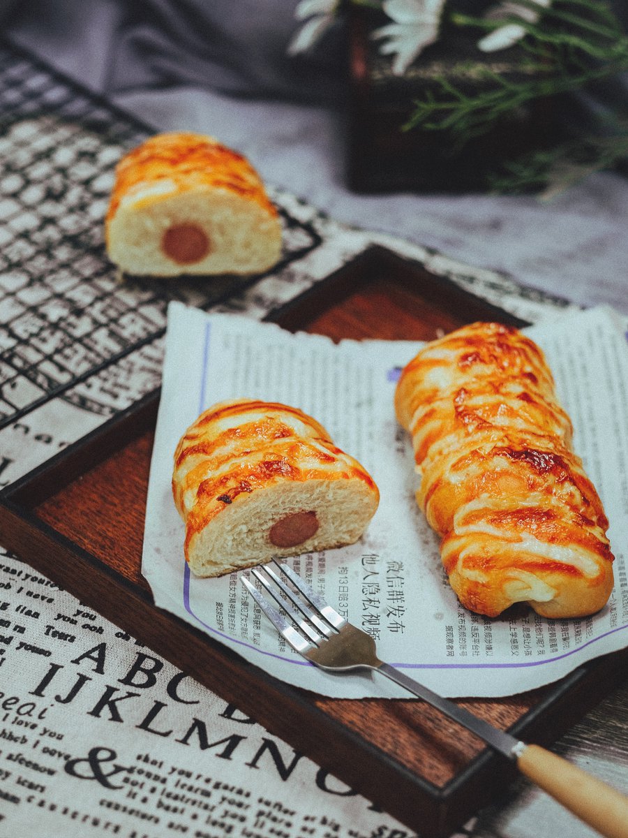 AzaleeDewip3jl's tweet photo. Just grabbed a warm, buttery croissant from the corner bakery—golden, flaky perfection to start the day , https://t.co/gh5RF1w2jQ