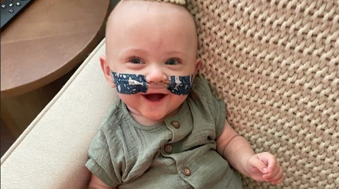 LifeNewsHQ's tweet photo. This is Nash.

He set a new world record when he was born at just 21 weeks. 

This was him celebrating his first birthday! What a cutie! 

https://t.co/Pnhas6bc3K https://t.co/WZLeKQwLEZ