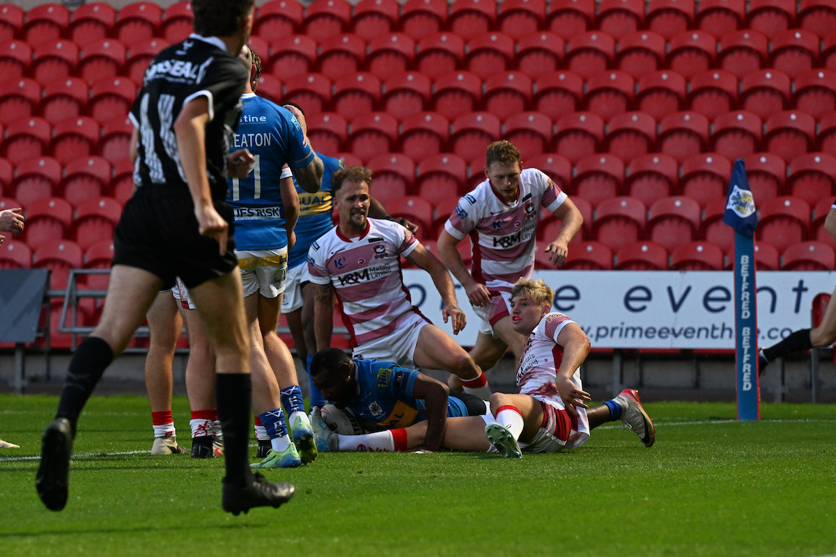 Doncaster_RLFC's tweet photo. FT | Dons 22 Batley 10
That's it!
The Dons win it under the lights at the Club Doncaster Sports Village thanks to four magnificent tries!
GET IN THERE!!! ๐ต๐ก
Thank you for your fantastic support here this evening, as always! ๐๐
#COYD https://t.co/Tu9n2dY9cF