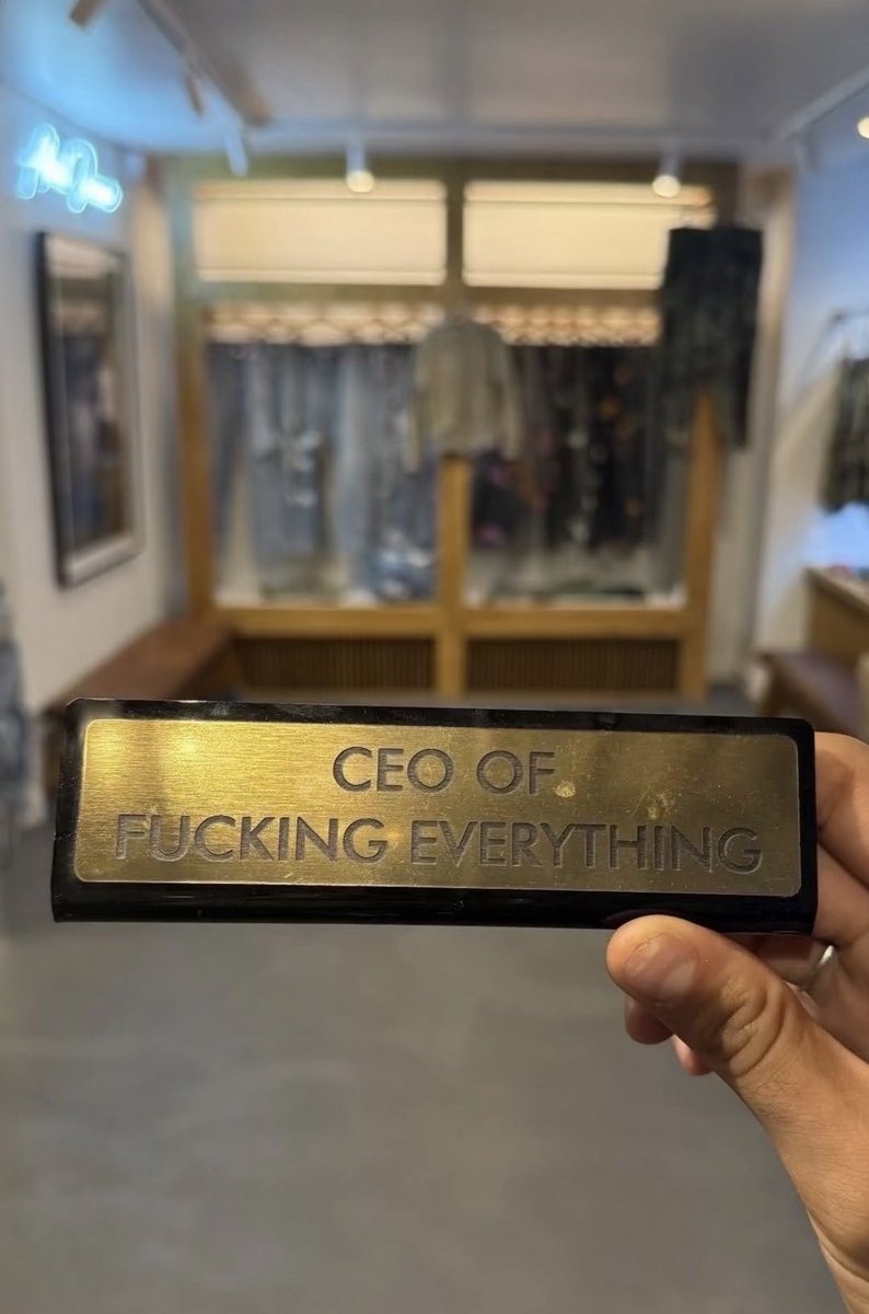 Adex_scottjay's tweet photo. Bros you deserve this award 🥇✨ https://t.co/olRObEWGT3