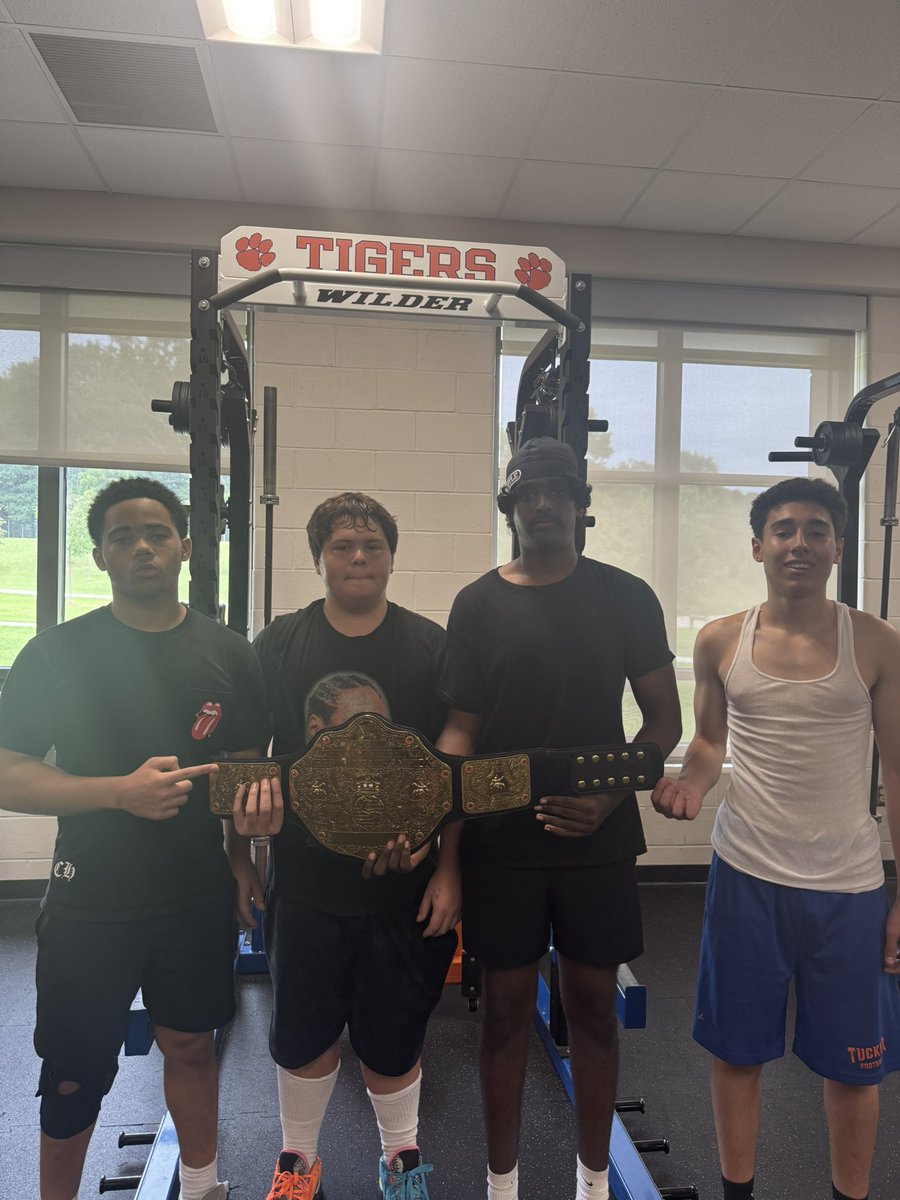 JRT_Football's tweet photo. STRONG finish to the week! #PillarRacks of the Day to finish off the summer offseason. #SeasonLoading #CWCW https://t.co/8aHFwVlvX9