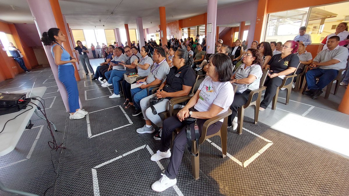 MiguelE_SRI's tweet photo. #SRIzonal7
🤝 Impulso al emprendimiento local | El #SRIElOro, junto al NAF de la #UTMACH, capacitamos a emprendedores sobre requisitos, trámites y obligaciones del RUC.
Una alianza estratégica para promover el cumplimiento tributario responsable. 🇪🇨 https://t.co/srodq5g4ar