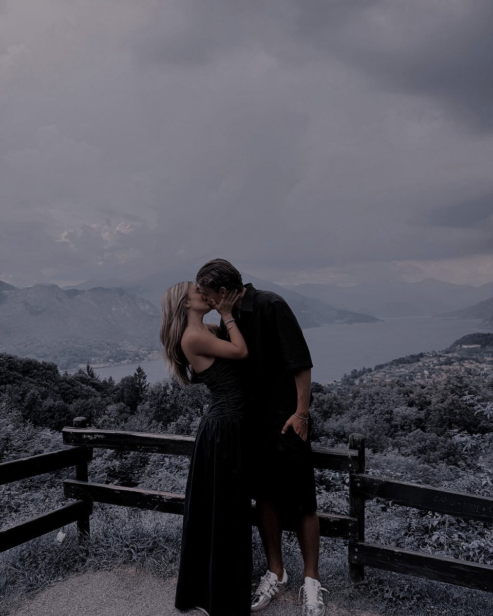 aresvelour's tweet photo. ⠀⠀ 
               My wife T’estimo 💖

⠀⠀ https://t.co/qRi2xvdUfT