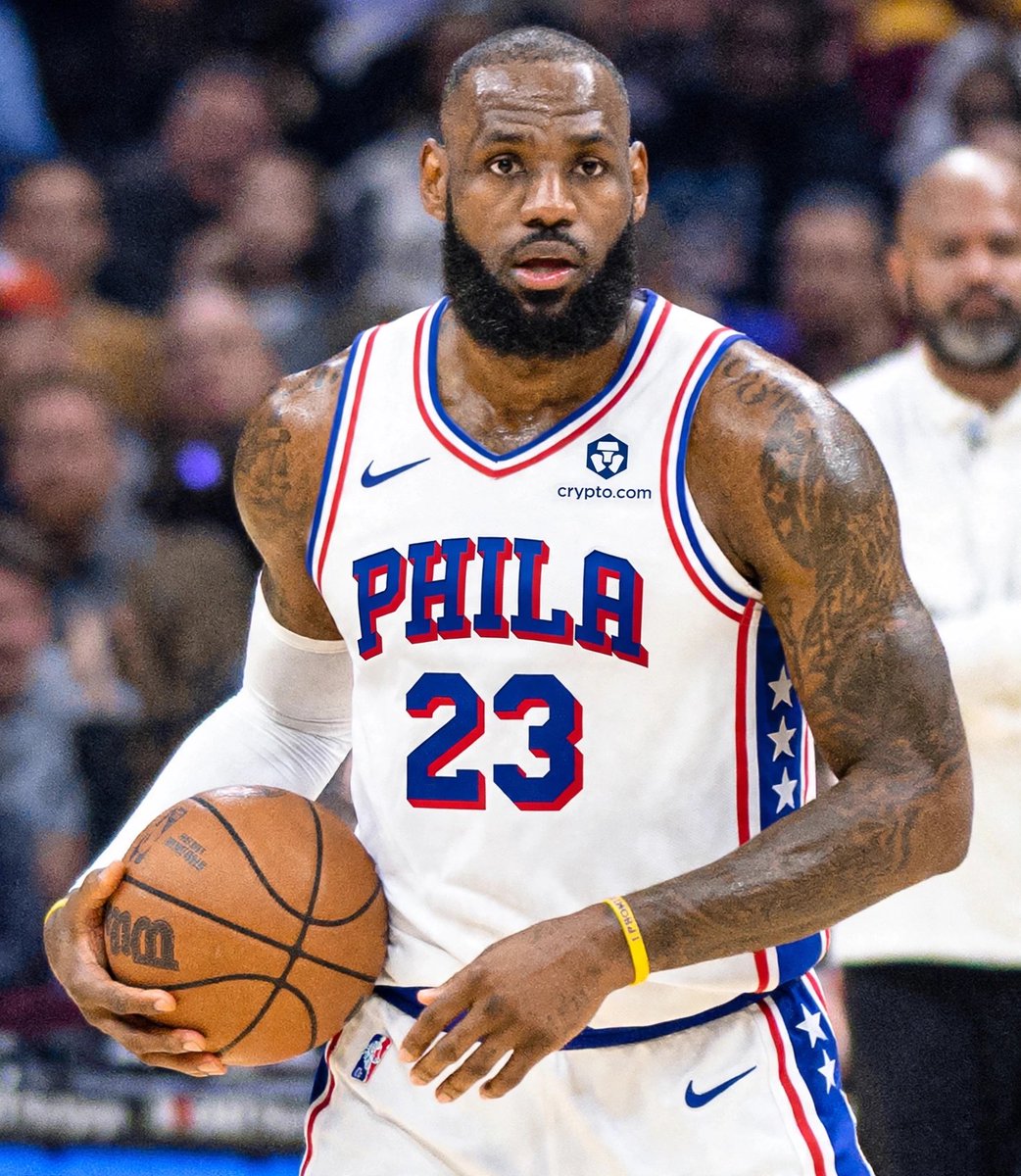 cmelo17j's tweet photo. @KingJames @Amenata_Reigns My man 🔥🔥🔥 https://t.co/FbcUiZaY9P
