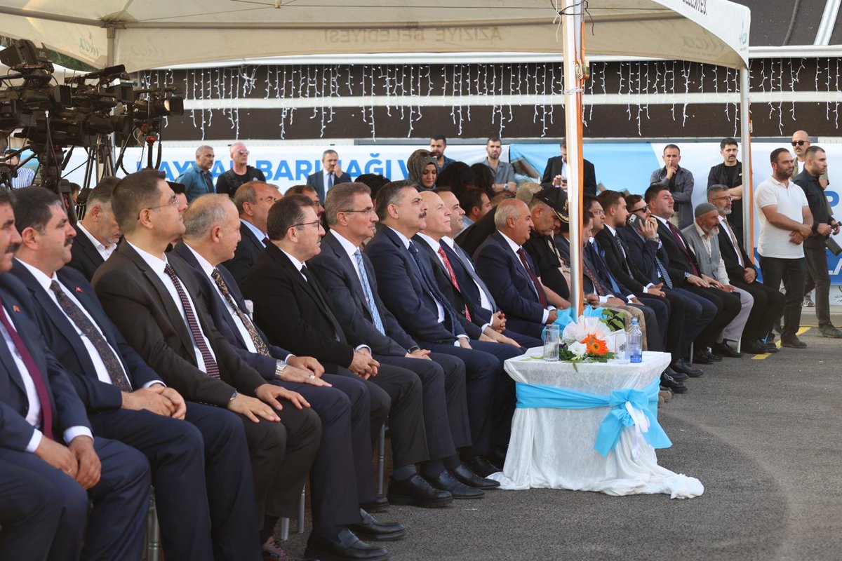 Emrullahakpunar's tweet photo. Açılış kurdelesini kestiğimiz yatırımlarımızla geçmişimize “vefa” dedik, bugünümüze “hizmet” dedik, geleceğimize “yatırım” dedik… https://t.co/ygHO9JfDu1