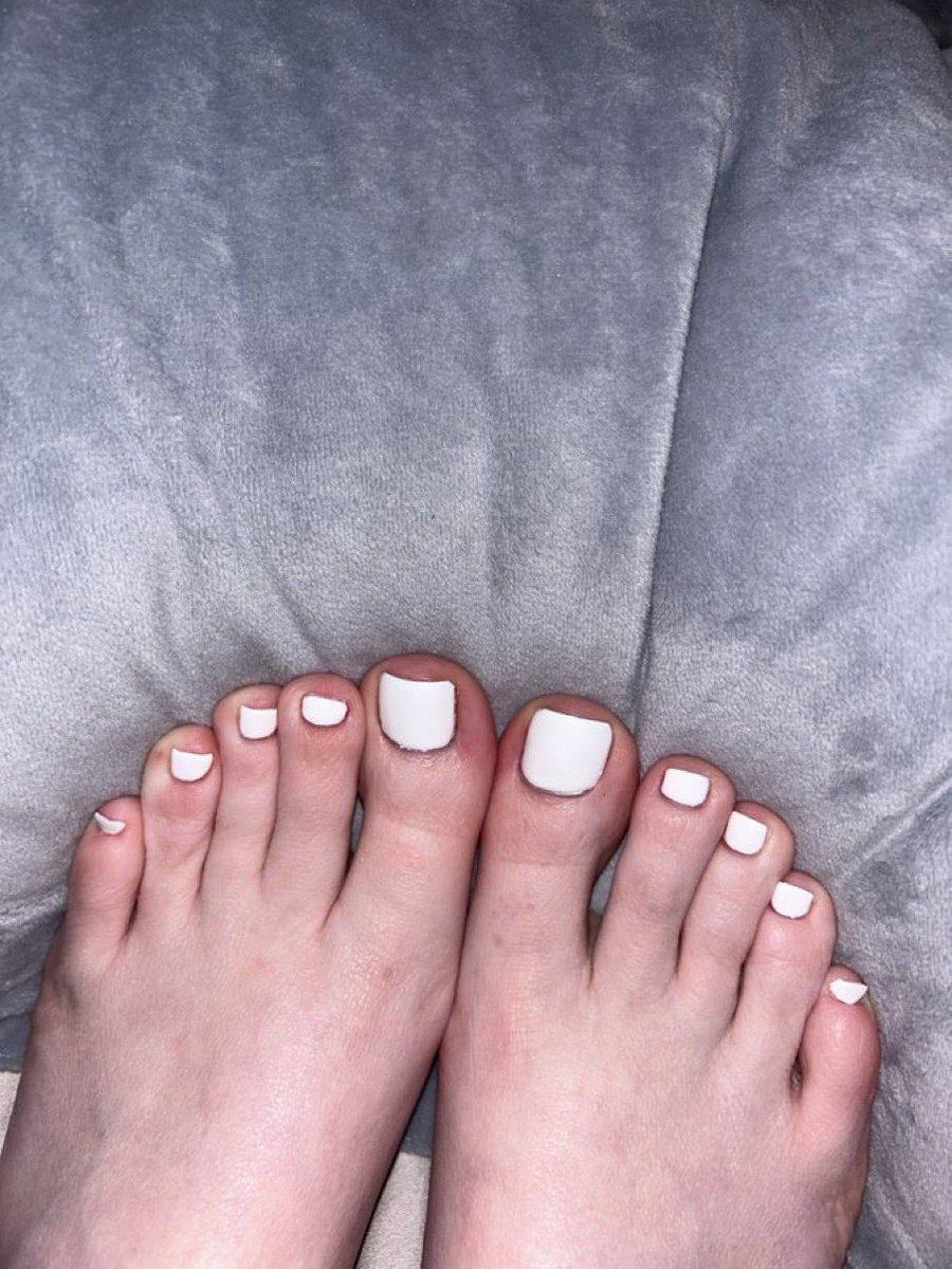 goddesjade03's tweet photo. all white toes are for the baddies 🫦

#feet #feetfetish #feetworship #feet. #feetbuyer #FeetOfTheDay
#feetcommunity #feetmen #foot #footfetish #footdomination #feetdom #toes #toescurl https://t.co/QZo31zNkBW