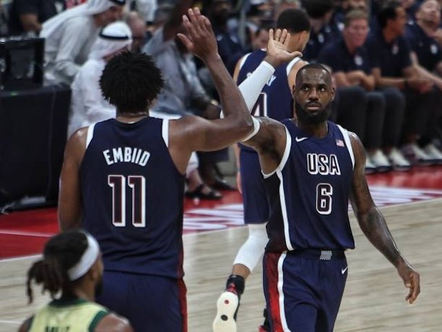 CJRayford23's tweet photo. Which Philly fans be hosting spaces I need to follow yall? #BRONTOPHILLY #76ERS #PHILLY LeBron to Philly insaneeee!! https://t.co/OJzEZY5jvu