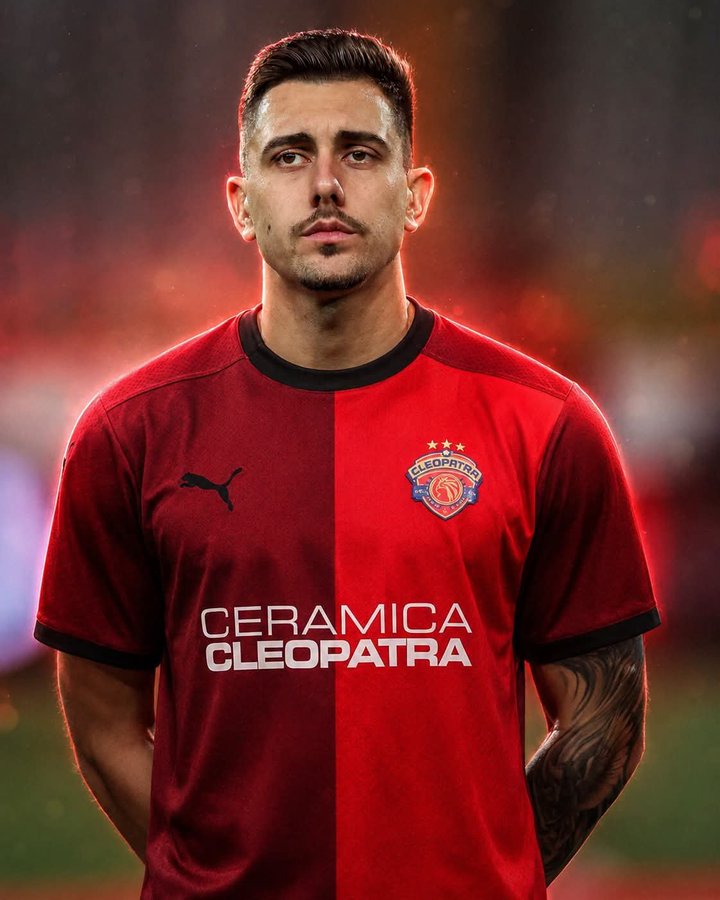 MickyLion007's tweet photo. حثى جراديشار رايح سيراميكا 🤔 المفروض أمير هشام بدل ما يسأل الزمالك جاب فلوسه منين.. يسأل أبو العنين بيجيب فلوسه منين لإن ملايين الدولارات اللي بيدفعها في الأجانب الكسر من مخلفات الأهلي كثيرة أوي على تجارة السيراميك🤨 أبو العنين شكله بيبيّضهم وبالمرة وبينقذ بيبو من صفقاته الفاشلة https://t.co/MV7hzzi0fi