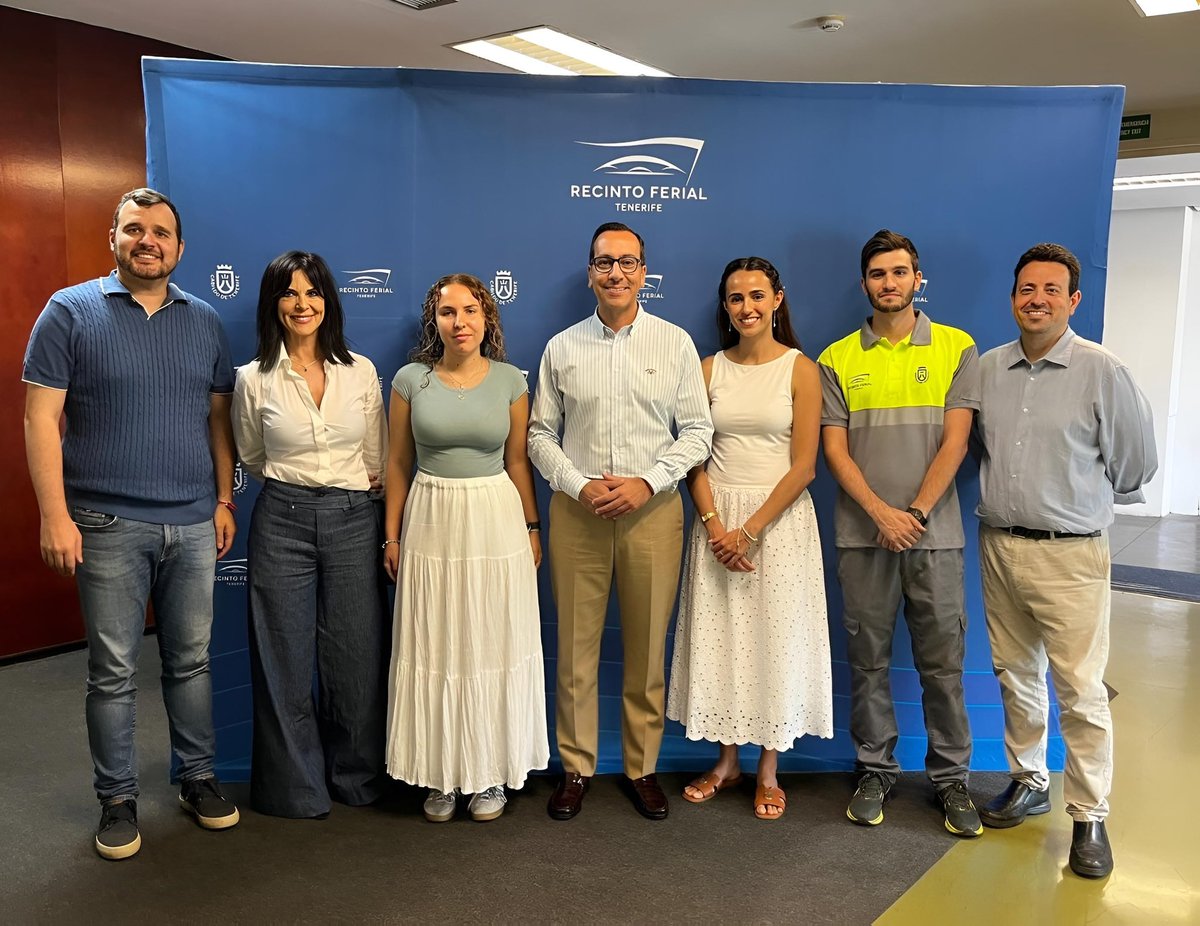 recintoferialtf's tweet photo. Rubén, Laura y Noemi se incorporan un año a la Institución Ferial de Tenerife para su primera experiencia profesional, dentro del programa de FIFEDE para jóvenes titulados.

Aprenderán cómo funciona una feria desde dentro. Bienvenidos al equipo 🤝 https://t.co/hdfRjlevty