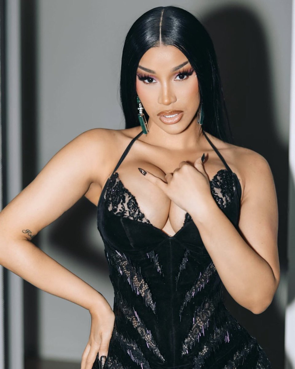 RedMedia_us's tweet photo. Cardi B is getting ready to drop new music after a short break following her iconic Little Miss Drama tour. https://t.co/7m0RZvTLA8