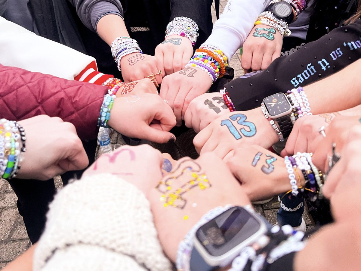 ofantastic's tweet photo. She really taught us a secret language we can’t speak with anyone else 🫶 1️⃣3️⃣ #6yearsoffolklore @taylornation13 @taylorswift13 https://t.co/mFBVzsNHnE