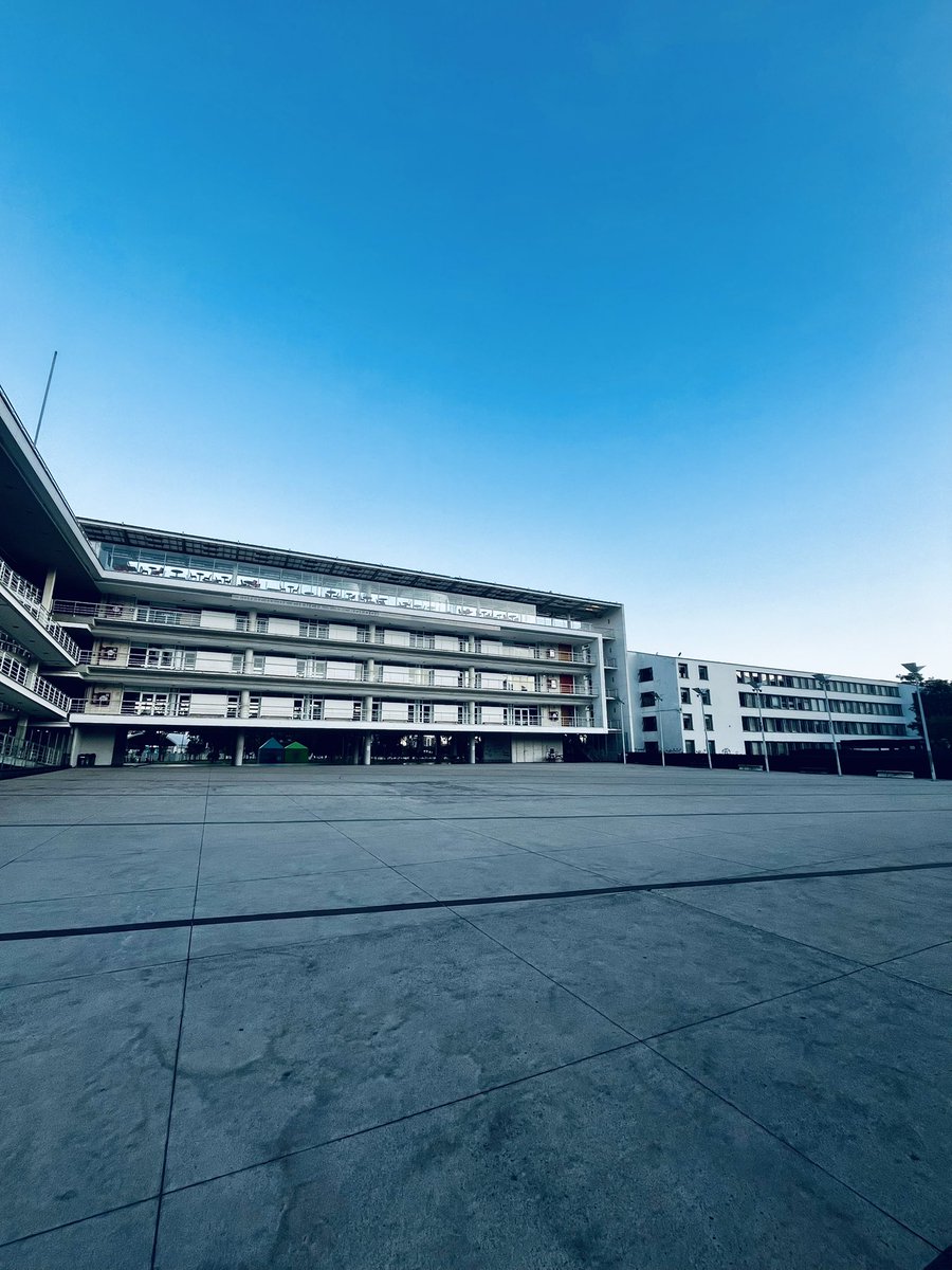 CamiloGarciaMD's tweet photo. La @UNALOficial es uno de los claustros académicos más hermosos que he visitado, es increíble la energía de su comunidad universitaria y la belleza que irradia todos sus espacios. https://t.co/RBMmblM3R8