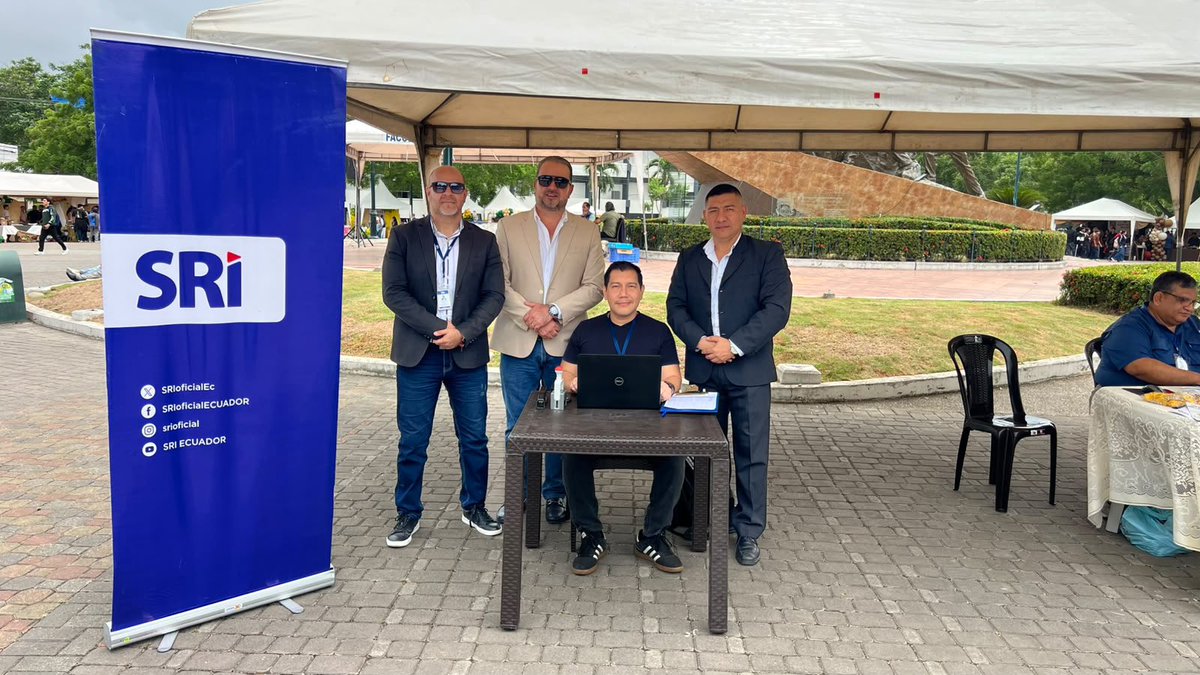 MiguelE_SRI's tweet photo. #SRIzonal7
¡El #SRIElOro en el terreno universitario!
Estudiantes de Comercio Exterior de la #UTMACH contaron con la #BrigadaMóvilSRI durante su feria de proyectos de fin de semestre.
Trámites y asesoría gratuitos para conectar el conocimiento académico con la práctica. https://t.co/5FGKHmgWH8
