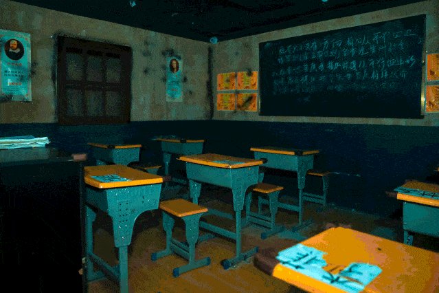 sew_jersey's tweet photo. Got stuck in a dark locked room with only a broken clock and a riddle: "I tick without hands, but hold all your time—find me to unlock the door before the lights fade!" 10 mins left… help! https://t.co/jRfW2oOAJg
