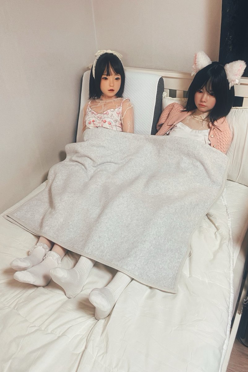 RASTER_V2's tweet photo. 쫑알쫑알 무슨 대���를 하고있을까 https://t.co/7QvEWh0KRD