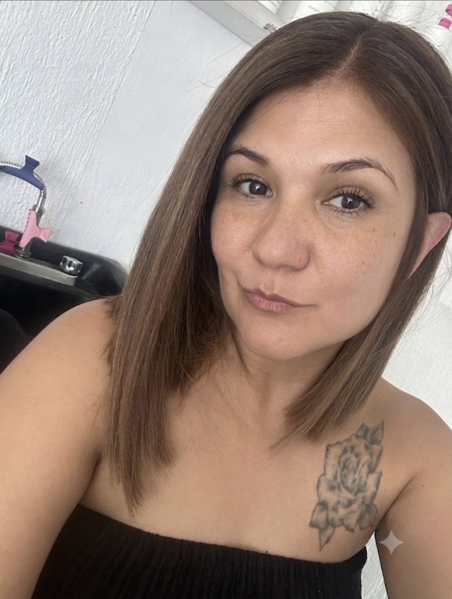 ariG172182's tweet photo. Tres kilos menos de cabellera y un nuevo look que me hacía falta !! https://t.co/OL1mahPucC