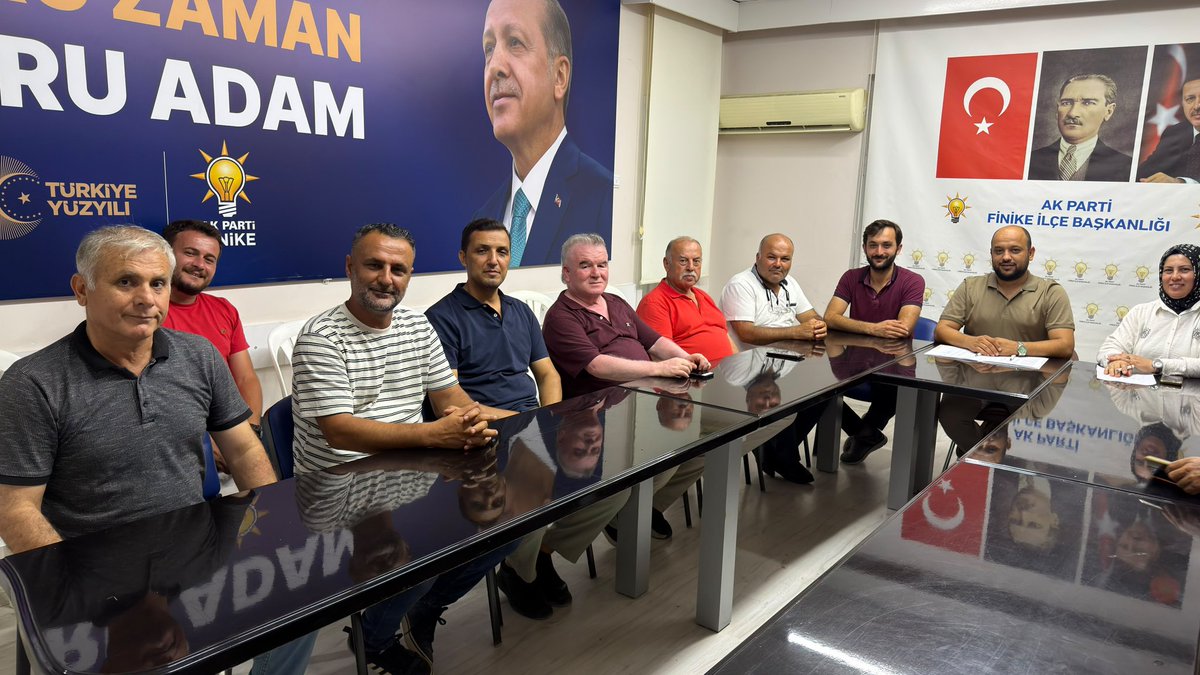 Akpartifinike's tweet photo. 📍 AK Parti Finike İlçe Başkanlığı

Haftalık olağan Yönetim Kurulu Toplantımızı verimli istişarelerle tamamladık. Birlik ve beraberlik içinde çalışmalarımıza kararlılıkla devam ediyoruz.

@alicetin_07 https://t.co/JdvxN1Yqla