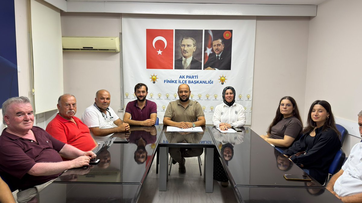 Akpartifinike's tweet photo. 📍 AK Parti Finike İlçe Başkanlığı

Haftalık olağan Yönetim Kurulu Toplantımızı verimli istişarelerle tamamladık. Birlik ve beraberlik içinde çalışmalarımıza kararlılıkla devam ediyoruz.

@alicetin_07 https://t.co/JdvxN1Yqla