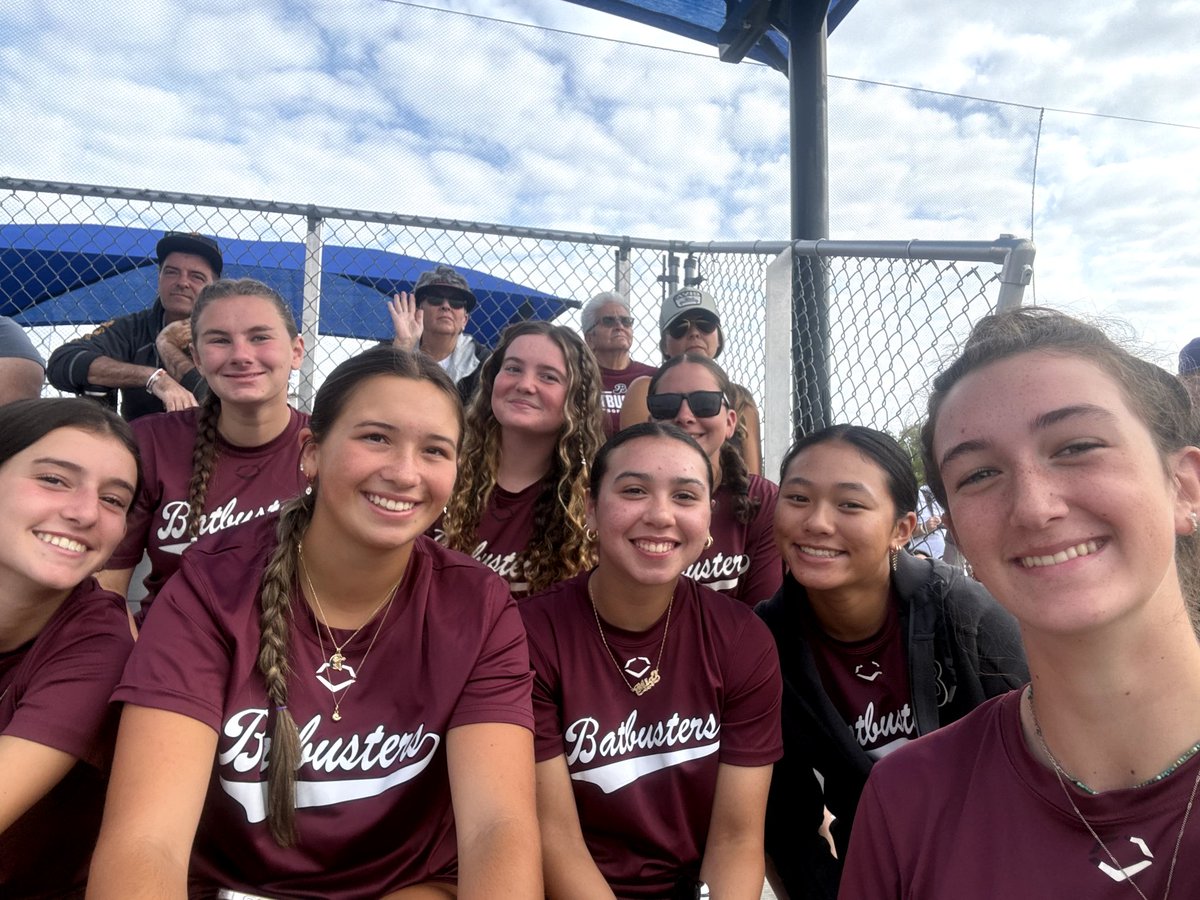 outlaws_sosa's tweet photo. The team at Grandpark in Kokomo, Indiana, is watching the OC Batbusters 18U legacy Stith team.

Getting that experience to see future Power 4 players compete live.

#keeplearning #OCBatbusters #fastpitchsoftball https://t.co/bx0UgzC3Vq