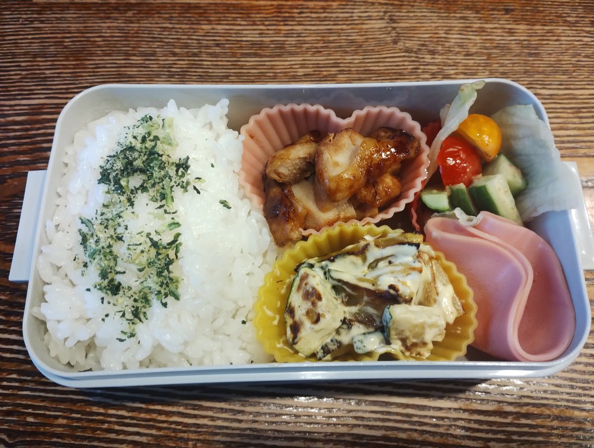 doc_ue's tweet photo. 家内はお仕事😍
#料理男子
#お弁当 https://t.co/zyu7Pg5NSA
