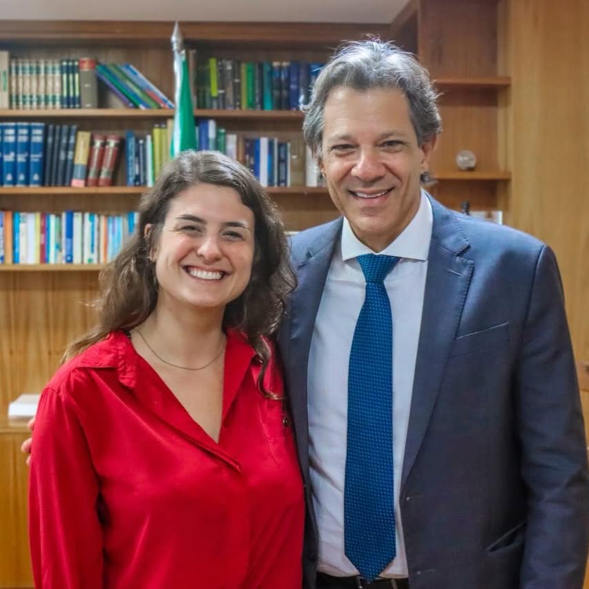 lunazarattini's tweet photo. AMANHÃ É DIA DE DAR A LARGADA 🤩🚩

Nos vemos em Campinas 📍para a Convenção Partidária que vai oficializar a candidatura do nosso futuro governador @Haddad_Fernando  e da nossa chapa.

Vai ser lindo. Bora ocupar e fazer história! ❤️ https://t.co/LJW4fcuBkw