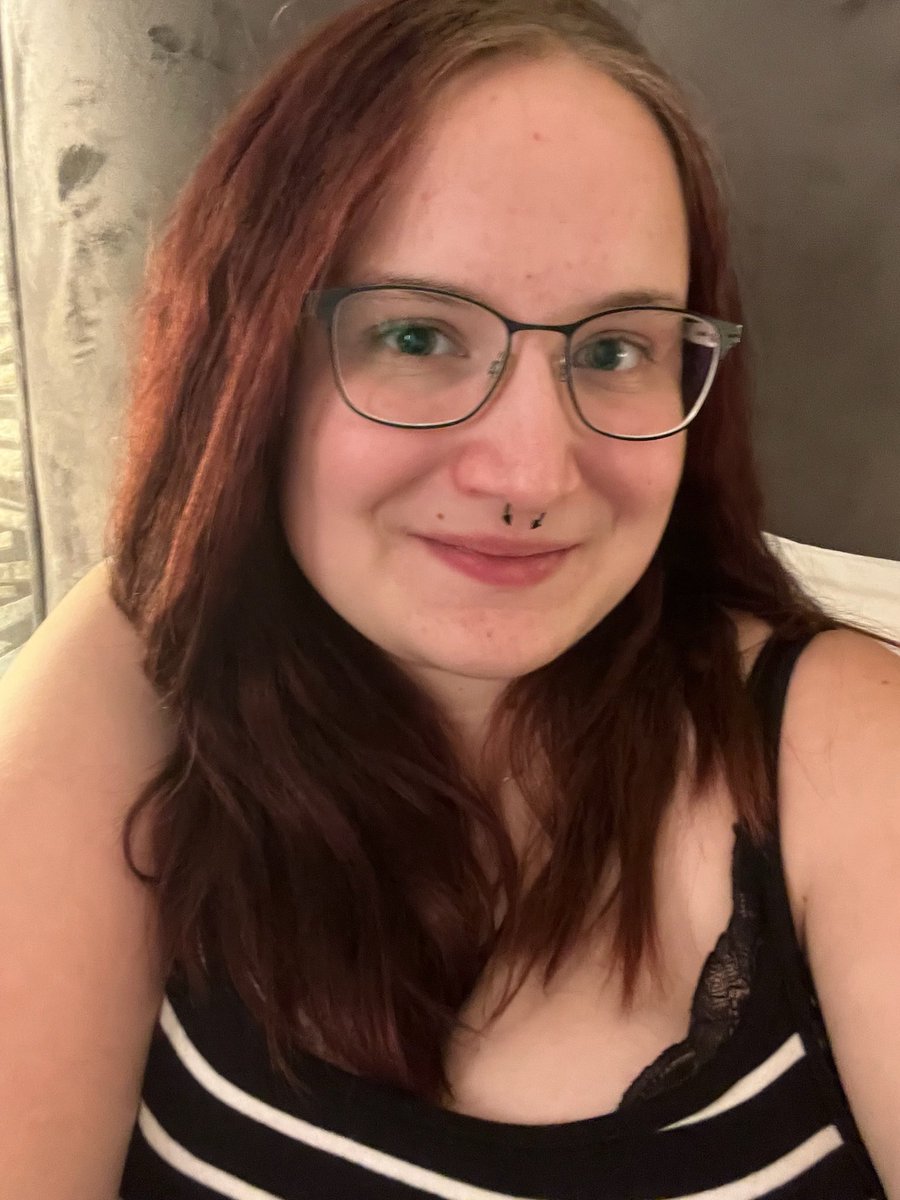 _ladyReed's tweet photo. You made it to Friday. Reward yourself. 🥰 https://t.co/YBuZYRMoO4