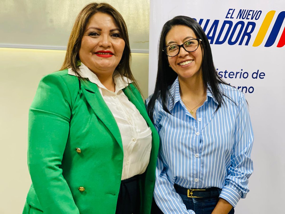 EducacionZ9_Ec's tweet photo. 🤝 La subsecretaria Adriana Sánchez participó en la Comisión Ejecutiva Provincial de Pichincha realizada en el @ECU911_, espacio de articulación que fortalece el trabajo entre entidades del Estado e impulsa acciones que el Gobierno Nacional ejecuta en beneficio de la provincia. https://t.co/VnKumouPds
