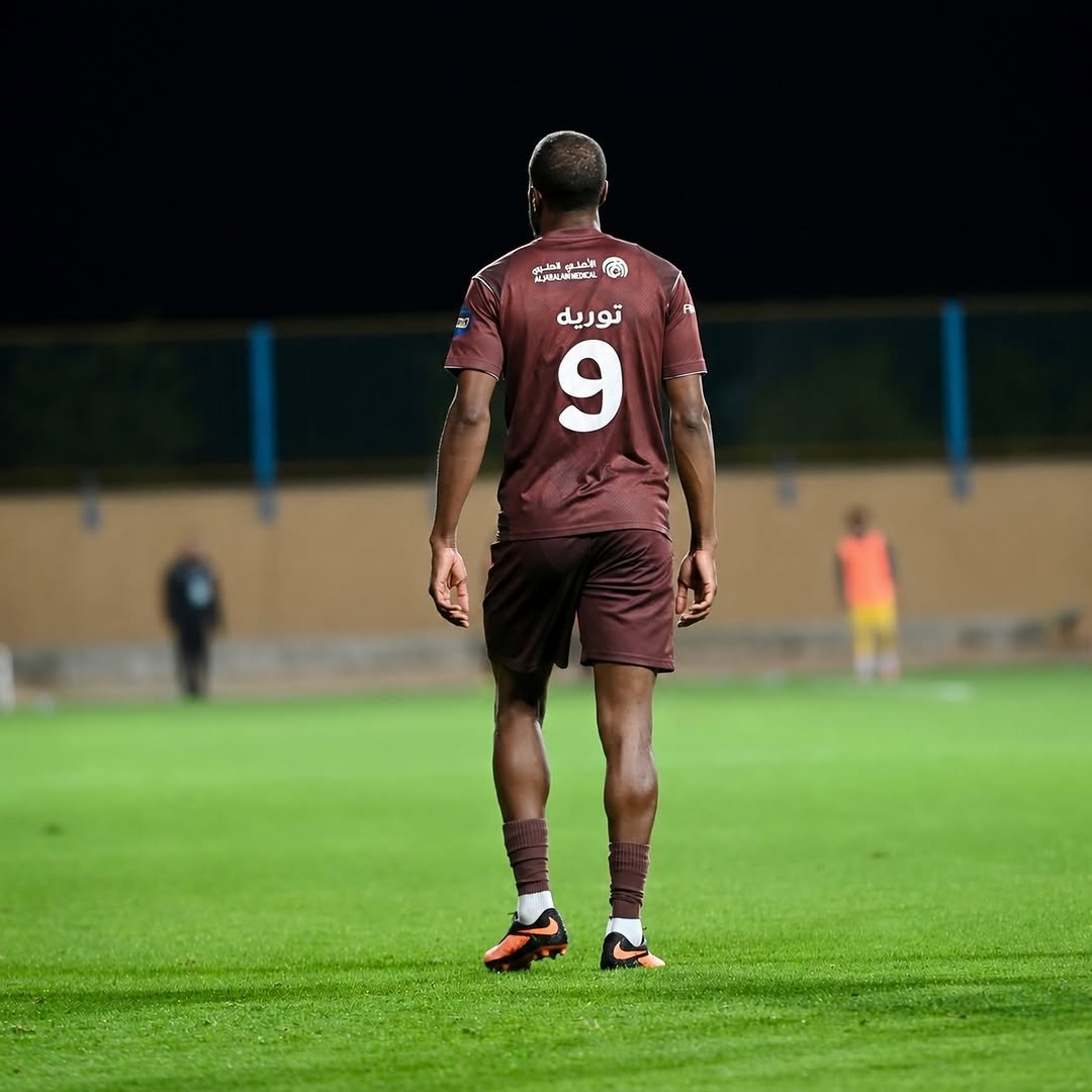 Mkadimbajnr's tweet photo. 🚨𝐃𝐄𝐀𝐋 𝐃𝐎𝐍𝐄:Young Africans SC have officially confirmed the signing of Cheikh Ibrahima Touré as a free agent following the expiration of his contract with Saudi Arabian side Al Jabalain🇹🇿🇫🇷

The 29-year-old French striker joins the Tanzanian champions after an outstanding campaign in the Saudi First Division, where he scored 19 goals and provided 5 assists last season

Welcome to Young Africans SC, Cheikh Ibrahima Touré! 

#FootballOfAfrica
#MkadimbaJnrNews
#WeUniteAfrica