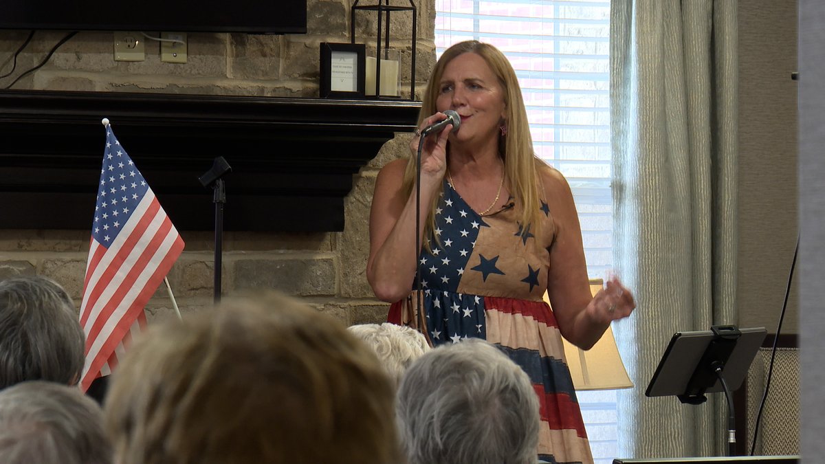 Queen_City_News's tweet photo. "It just brings a smile on their face." 🎤

Union County woman to compete in Karaoke World Championships in Las Vegas. Here's where she gets the best feedback: 

👉 https://t.co/hZBR6MRBfz | @AbsoluteLe https://t.co/GoZtrqwHEF
