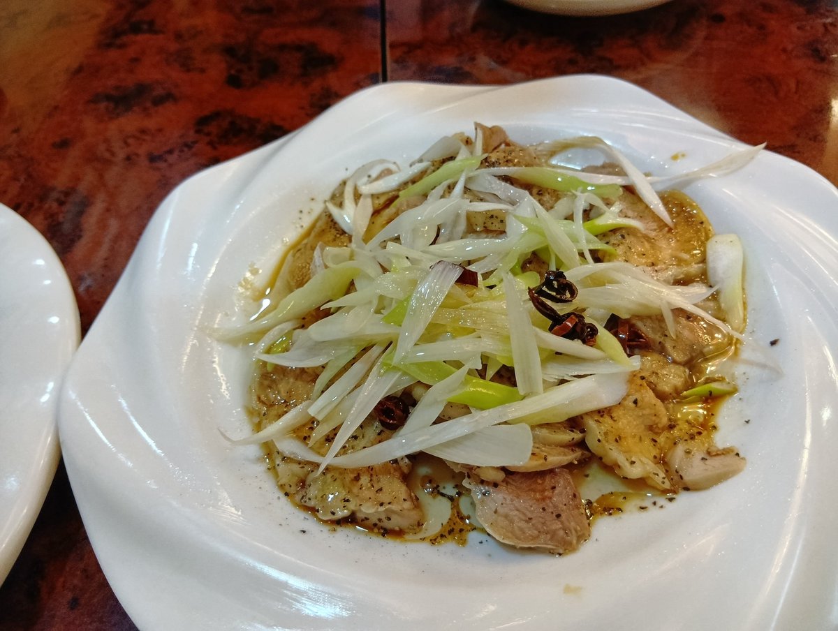 rishara_DQX's tweet photo. 昨夜は会社の飲み会🍻⁡
⁡TOKIOの松岡のYouTubeチャンネルでも紹介されてた小田原氷花餃子へ！⁡
⁡どれもこれもめっちゃ美味かった‼️⁡
⁡⁡
⁡そしてどうやって帰宅したのか全く覚えてない……⁡
⁡⁡
⁡これだから酔っ払いは┐(´д｀)┌ﾔﾚﾔﾚ https://t.co/5JXjEfD3ga