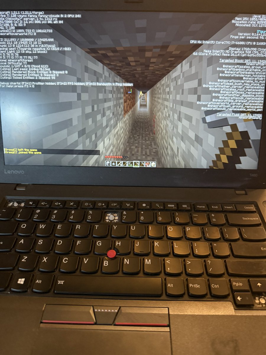 Zwy_vis's tweet photo. We have LIFE! ..AND RUNS MINECRAFT! https://t.co/QSTeHQ3gjK