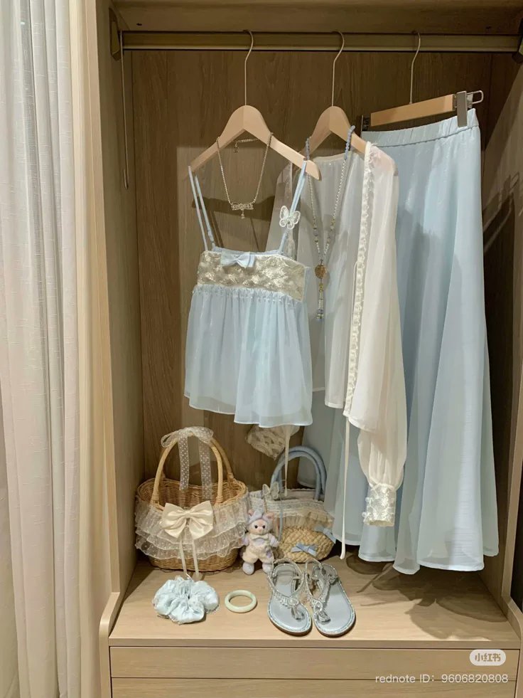 geniuswomanvibe's tweet photo. coquette clothes https://t.co/QmYEbC49XD