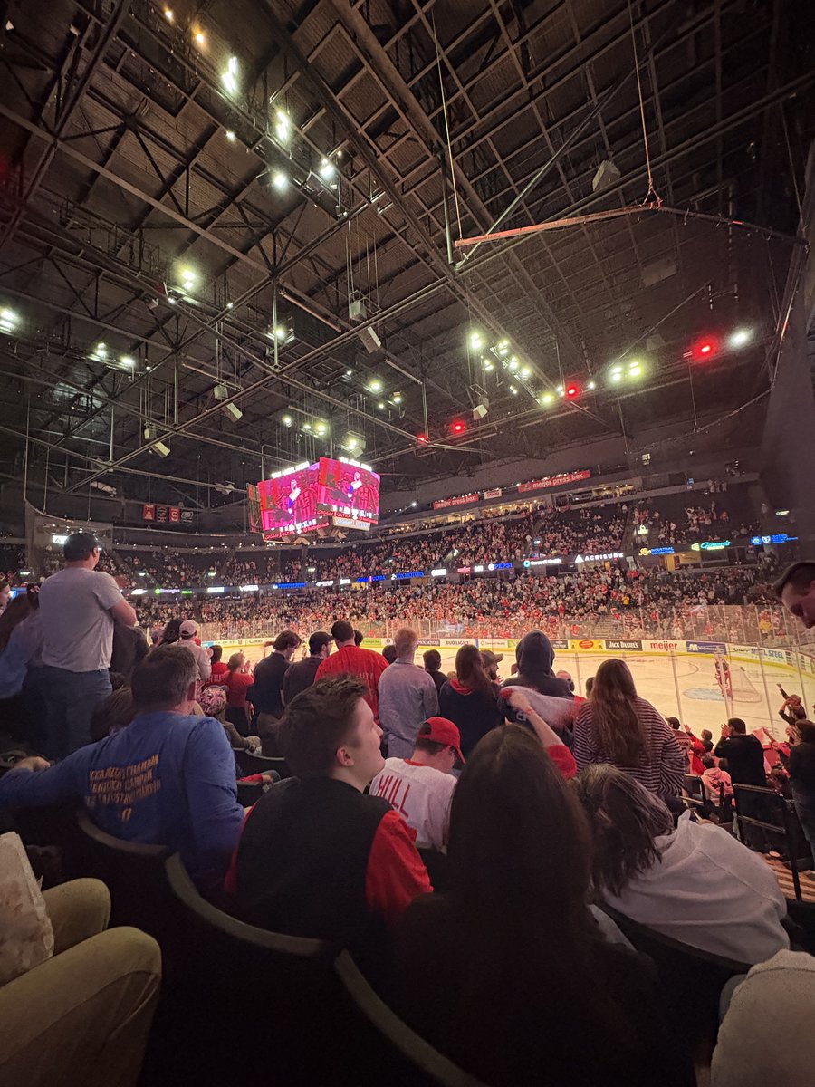 LiveVenueTower's tweet photo. Throwing it back to game night! 🏒 Who’s ready for hockey season?! September can’t get here fast enough—we are SO ready! 🔴⚪️
One of the absolute best perks of living at Venue Tower is being right in the heart of downtown—literally just a short stroll over to Van Andel Arena... https://t.co/pf1ZtgzkIt