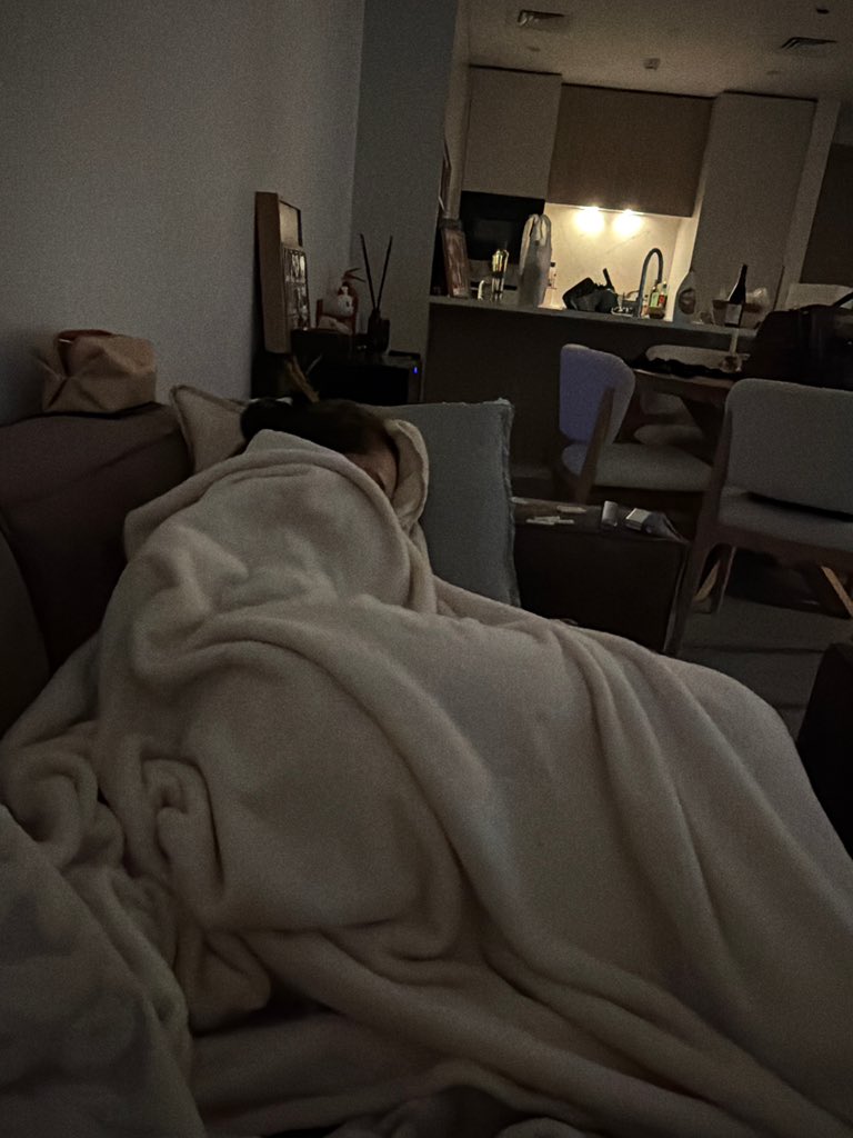 Johnaztc's tweet photo. @Jackocho88 Mmm perfect for my petite British wife - shame she’s sleeping. Will show her later ;) https://t.co/n63CuKEeCB