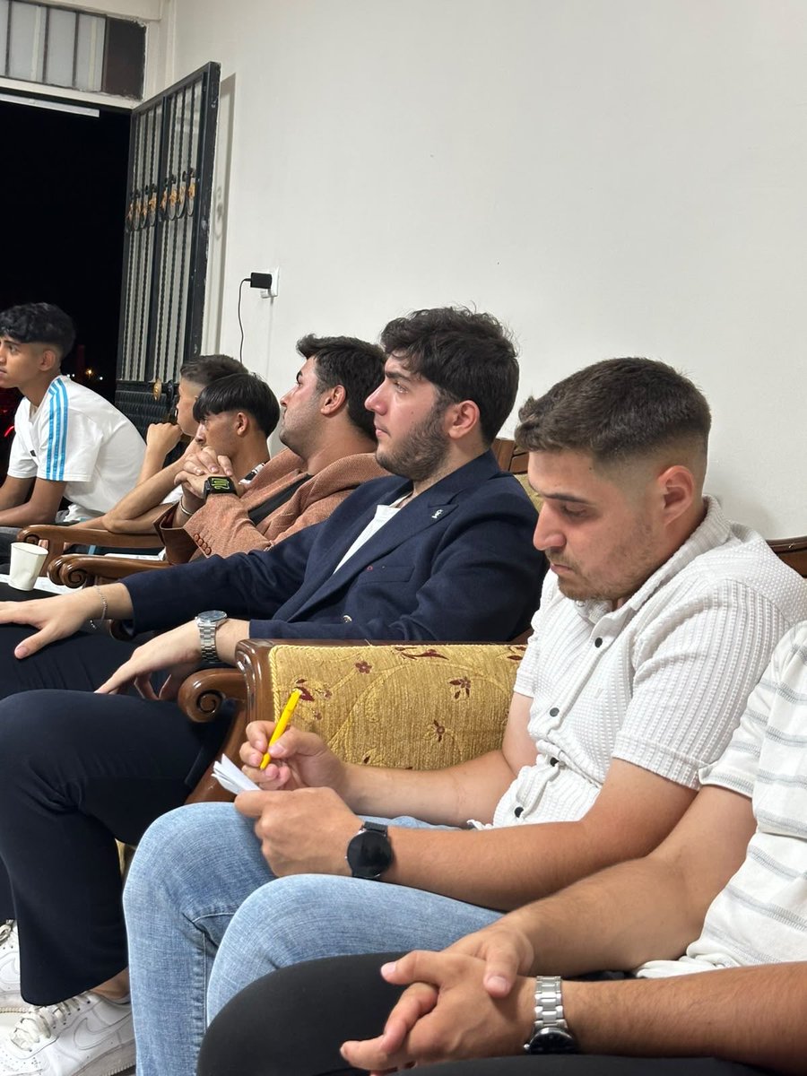 akgenclikmeram's tweet photo. Bugün Ali Ulvi Kurucu Mahallemizi ziyaret ederek Mahallede Genciz programımızı gerçekleştirdik.
Genç kardeşlerimizle bir araya gelerek talep, öneri ve sorunlarını dinledik; çözüm noktasında istişarelerde bulunduk. https://t.co/QvqakmDYbR