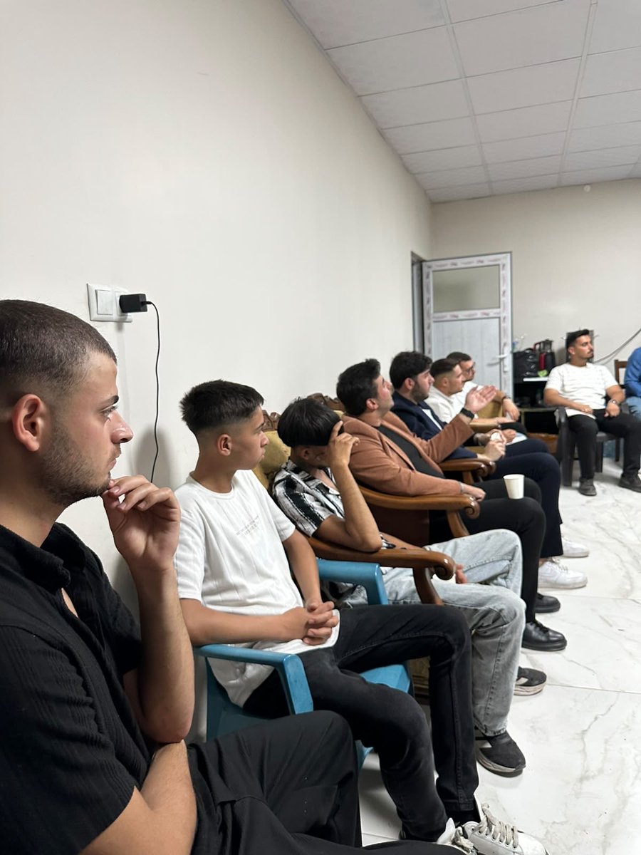 akgenclikmeram's tweet photo. Bugün Ali Ulvi Kurucu Mahallemizi ziyaret ederek Mahallede Genciz programımızı gerçekleştirdik.
Genç kardeşlerimizle bir araya gelerek talep, öneri ve sorunlarını dinledik; çözüm noktasında istişarelerde bulunduk. https://t.co/QvqakmDYbR