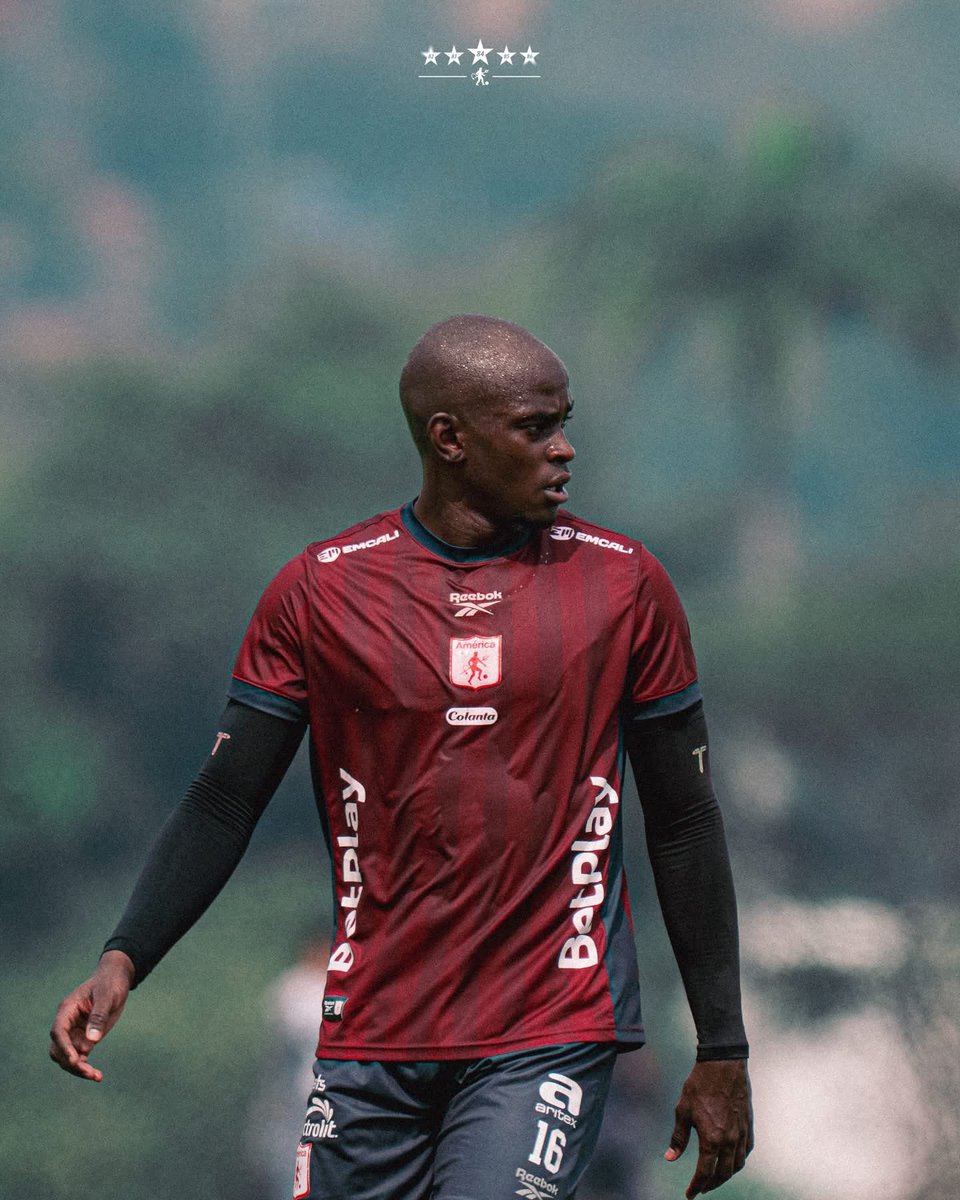 EAmeriicano's tweet photo. Marcos Mina llegó al América de Cali en julio del 2023 procedente de Croacia.

Desde entonces, ha sumado 5.876 minutos en 88 partidos, anotó 1 gol y realizó 8 asistencias. En el tema disciplinario, fue amonestado 21 veces y 1 vez expulsado.

Para usted, Mina ha cumplido en estos 3 años o aún le falta?

Creo que esperábamos mucho más de él.