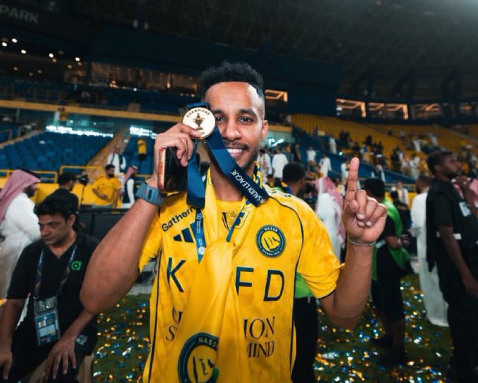 ByanNassr's tweet photo. 🚨🚨🚨🚨🚨 #عاجل - خبر:

بسبب قيود الرقابة المالية، لا يستطيع نادي النصر إعلان تجديد عقود لاعبيه حتى الآن.

✍️ تم تجديد عقد عبدالرحمن غريب لمدة 3 سنوات دون إعلان رسمي.

✍️ تم تجديد عقد إينييغو مارتينيز لمدة سنة واحدة دون إعلان رسمي. https://t.co/0gVPz1sNJV