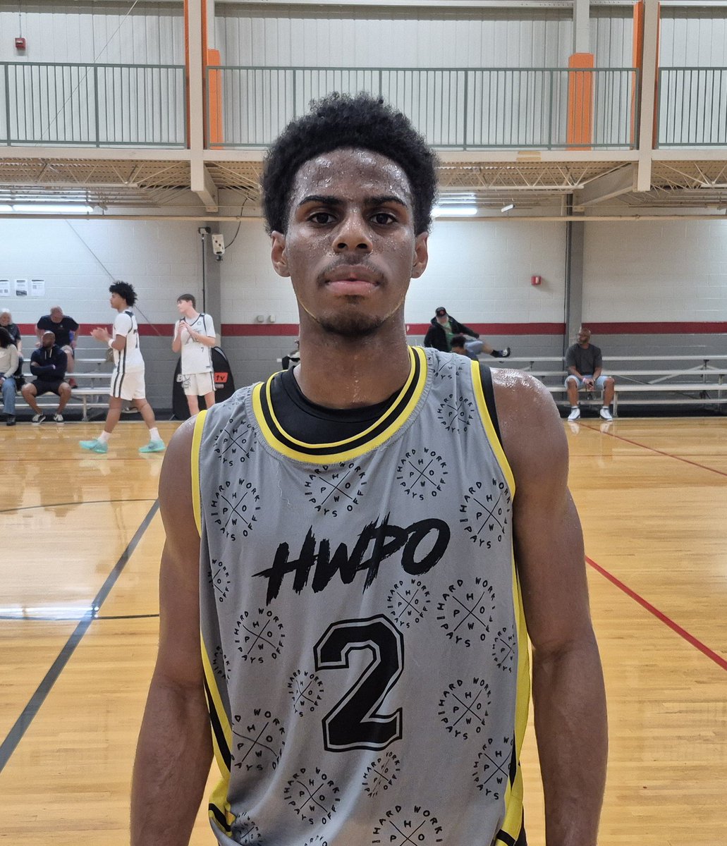 JHillsman's tweet photo. '27 Brandon Bell got off to a hot start shooting it from distance then distributed as the game progressed for HWPO in a Red bracket win @OntheRadarHoops #FinalRun.  Bell tallied 22p 5+ast as they advance https://t.co/gqswSRoiDI