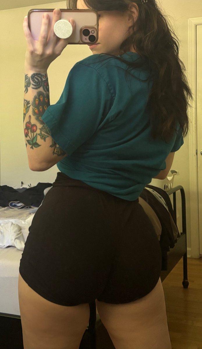 spicylivvy's tweet photo. hope you’re having a fantasstic friday https://t.co/wjF8XbzFrp
