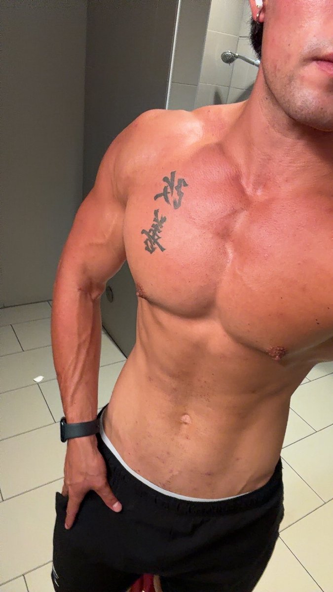TattedWasian's tweet photo. Where are all the twinks? Make yourselves known😈 DM me #walletworship #findomme #domme #gym #muscles #financialsubmission https://t.co/b62q3kJUyV