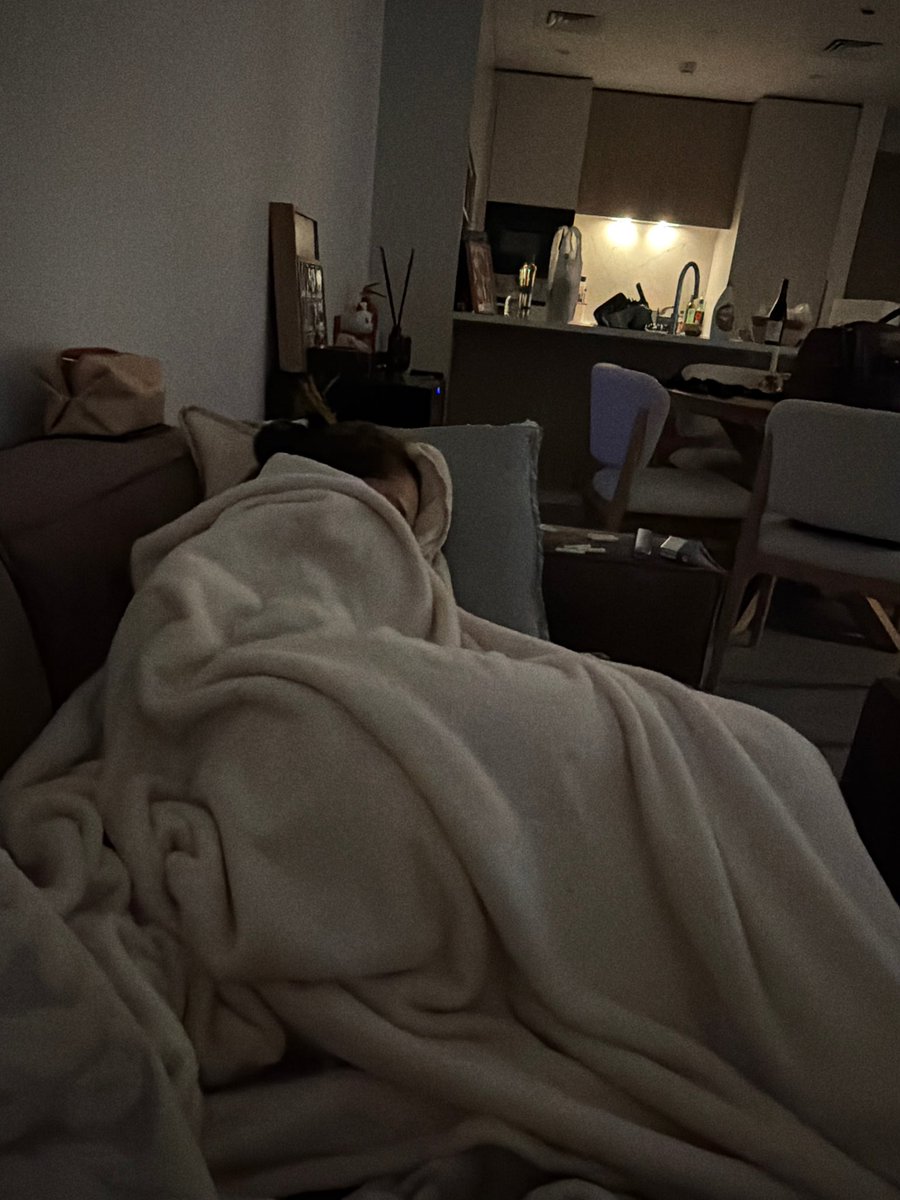 Johnaztc's tweet photo. @xerosdick My wife like to ride like this also - but sleeping now https://t.co/BbXQ5SBVQr