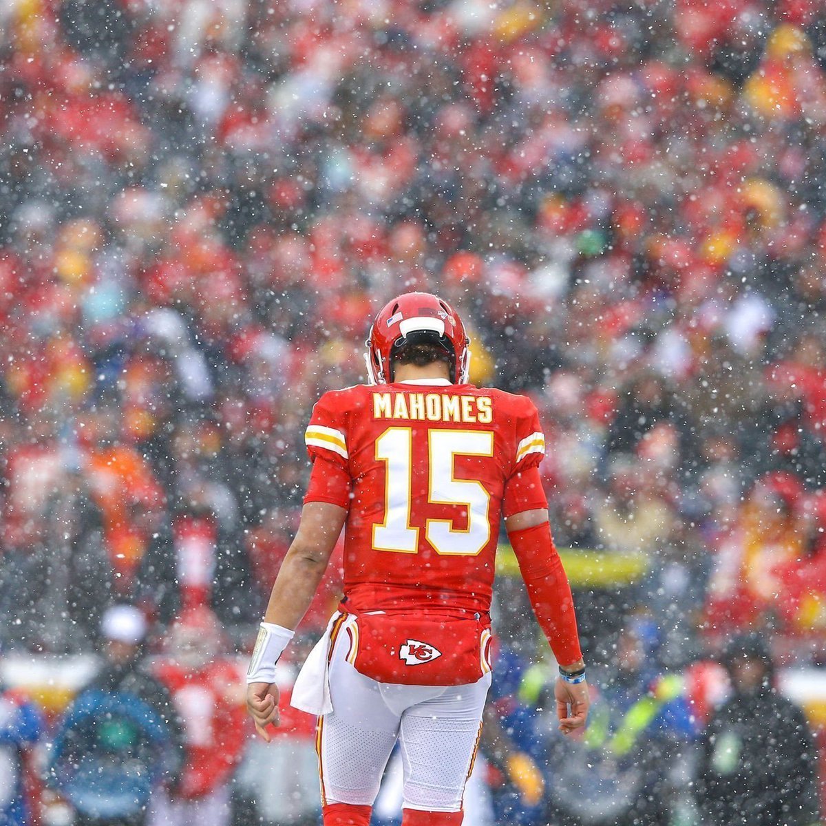 BradHensonPro's tweet photo. Patrick Mahomes is coming back to reclaim his throne. https://t.co/cOcWyz9w6r