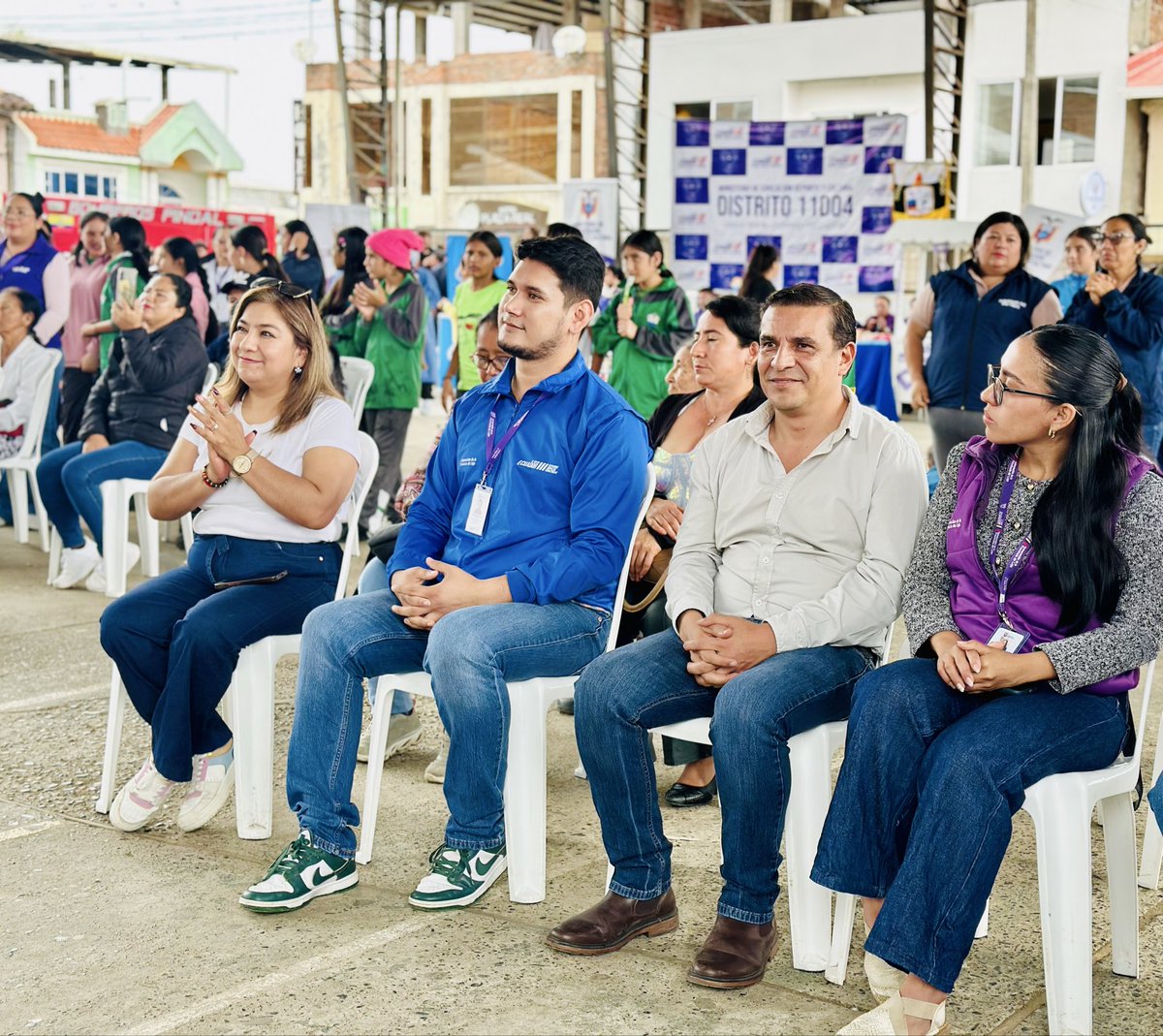 Agricultura_CZ7's tweet photo. #Loja | El Ministerio de Agricultura, Ganadería y Pesca (MAGP) participó en la Brigada Social, desarrollada en el cantón #Pindal, donde socializó su oferta institucional y los servicios que pone a disposición de los pequeños productores. https://t.co/5tYgabwVjU