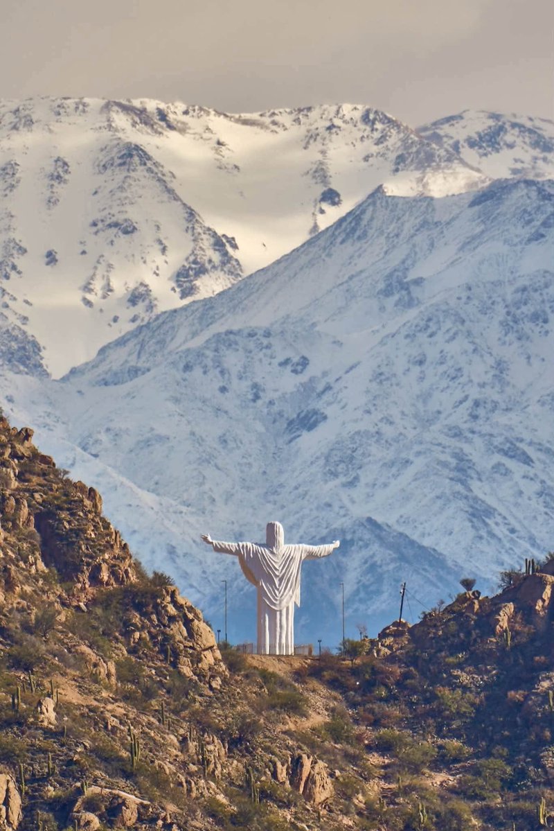turisargentina's tweet photo. La Rioja Chilecito y Cristo del Portezuelo y la Vista del Cerro  Famatina. ¡Maravilloso! 🙌❄️💙🇦🇷

Foto de Hernán Herrera https://t.co/HnCoXExId8