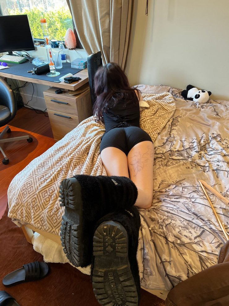 goddesjade03's tweet photo. Smaller details deserve longer attention🥴😵‍💫😵‍💫✨✨

#findom #cuck #facetime #findomnl #spoiledprincess #cbt #findombe #geldslaaf #sissy #femboy https://t.co/QJomORDIIR