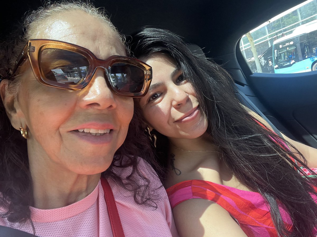 alesuapi's tweet photo. La mamá más linda https://t.co/lIDTgYpNse