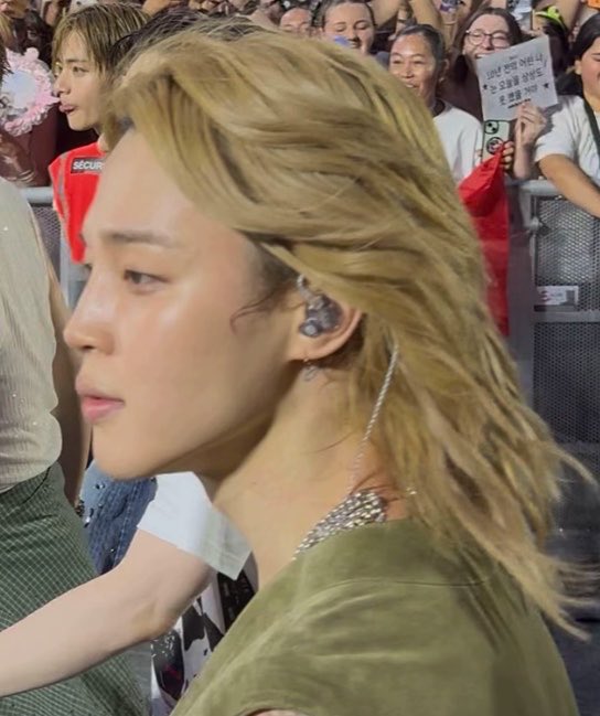 deantyjm's tweet photo. his skin, his beauty, his side profile is perfect damn… it should be illegal to look this unreal https://t.co/Vk0yFK1Wsz